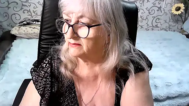 LolkaAlyss online show from September 12, 8:42 pm