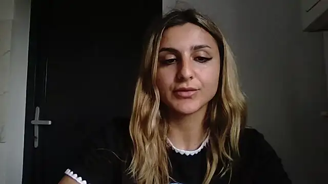NicolePlay online show from June 3, 1:36 pm