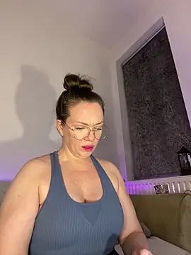 FemDom RubyKnightXXO online show from December 1, 10:48 pm