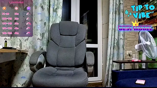 Snapshot of xxrokixxx chatting on December 3, 4:39 pm xxrokixxx online show from December 3, 4:39 pm