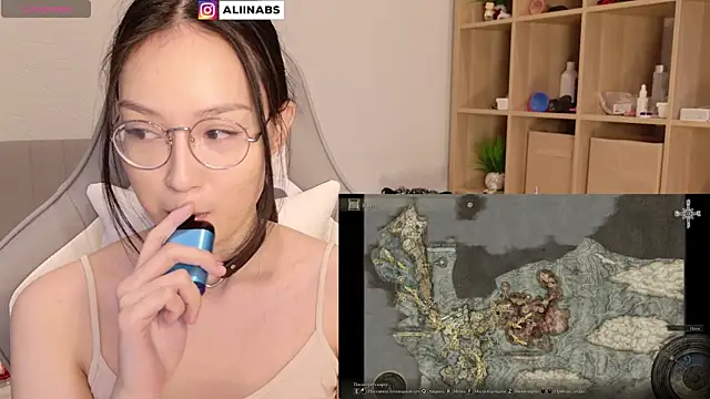 Snapshot of aliiiiiina chatting on January 1, 9:20 pm aliiiiiina online show from January 1, 9:20 pm