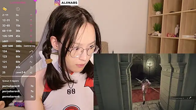 Snapshot of aliiiiiina chatting on January 11, 8:10 pm aliiiiiina online show from January 11, 8:10 pm