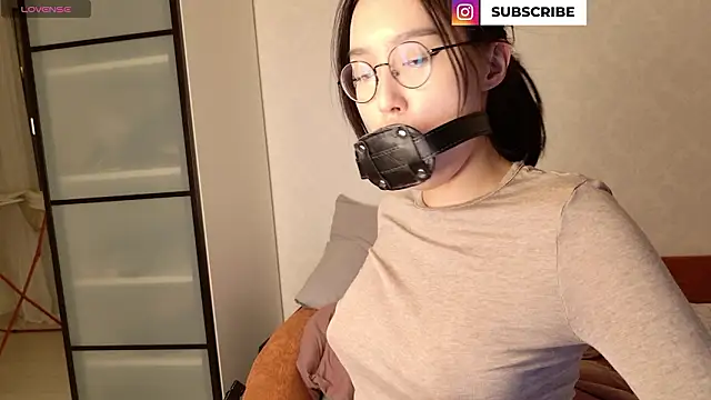 Snapshot of aliiiiiina chatting on February 10, 9:30 pm aliiiiiina online show from February 10, 9:30 pm