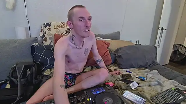 pyrowuff online show from November 23, 8:47 am