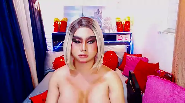 Snapshot of TsGoddessNhicolle chatting on December 17, 12:00 pm TsGoddessNhicolle online show from December 17, 12:00 pm