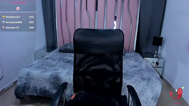 wandaxs69 online show from February 4, 1:13 am