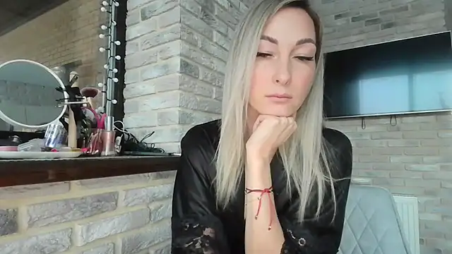 StarryHanna online show from February 17, 2:35 pm