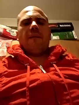 Snapshot of bujazolaxxx chatting on April 7, 7:47 pm bujazolaxxx online show from April 7, 7:47 pm