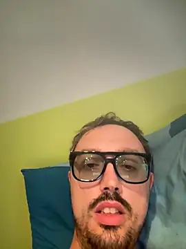 Snapshot of minga1995 chatting on October 5, 11:41 am minga1995 online show from October 5, 11:41 am