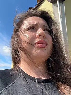 Sara Slow online show from June 8, 1:22 pm