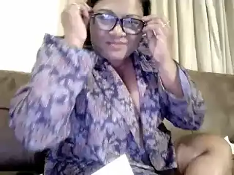 Snapshot of IndianDelia chatting on September 25, 7:28 pm IndianDelia online show from September 25, 7:28 pm