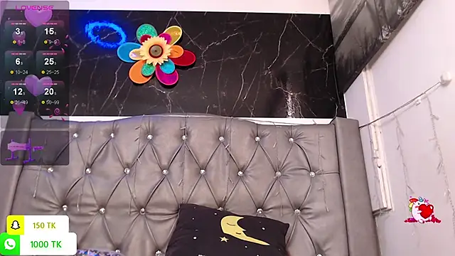 LAILAGUMMY online show from December 16, 2:11 pm