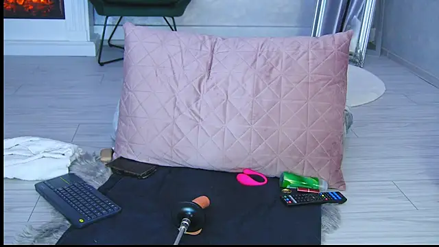 Michelle90u online show from November 9, 9:35 pm