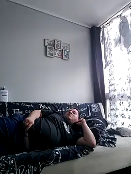 terre0804 online show from December 13, 11:10 pm