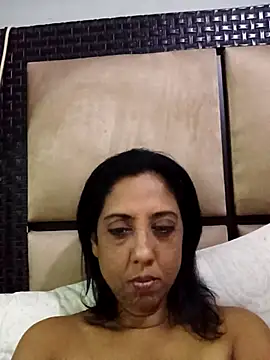 Snapshot of Mahi4luv chatting on August 8, 12:57 am Mahi4luv online show from August 8, 12:57 am