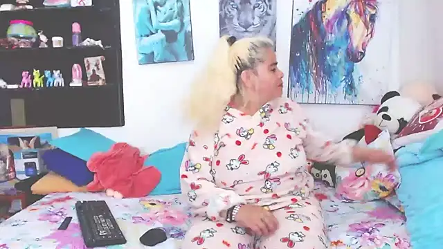 estrellita fugaz16x online show from February 5, 2:51 am