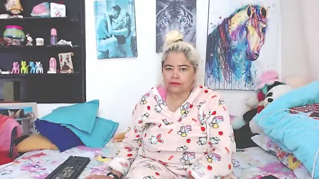 estrellita fugaz16x online show from February 7, 1:01 pm