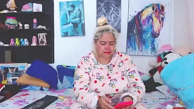 estrellita fugaz16x online show from February 8, 1:01 pm