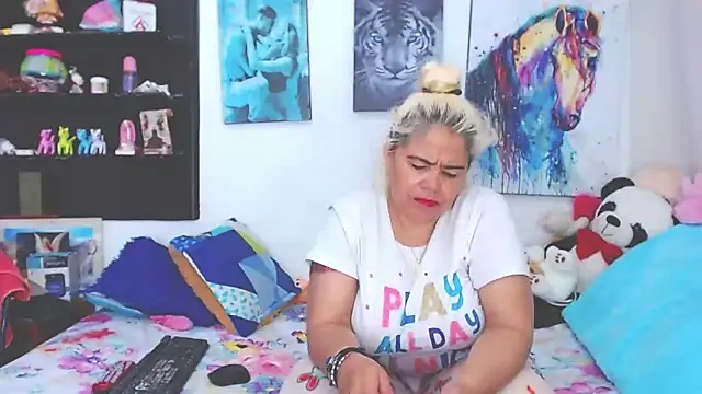 estrellita fugaz16x online show from February 9, 3:11 am