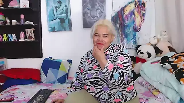 estrellita fugaz16x online show from March 18, 3:09 am