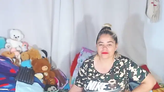 estrellita fugaz16x online show from September 15, 3:39 am