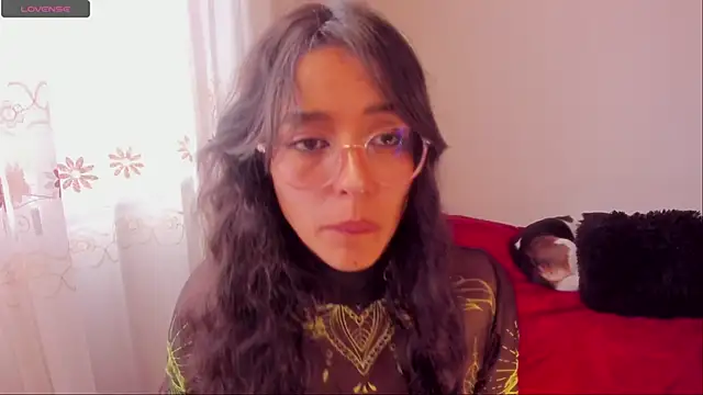 Snapshot of aluna_0310 chatting on December 6, 9:57 pm aluna 0310 online show from December 6, 9:57 pm