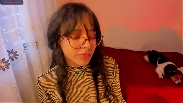 Snapshot of aluna_0310 chatting on February 22, 9:48 pm aluna 0310 online show from February 22, 9:48 pm