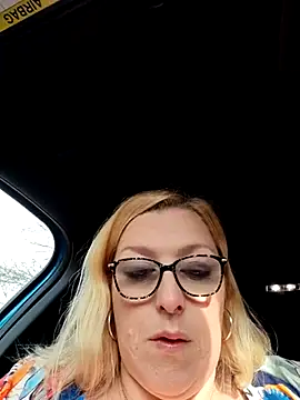 winniess40 online show from March 2, 9:10 am