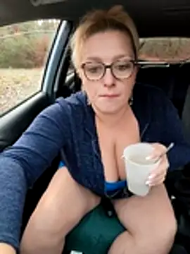 winniess40 online show from January 18, 8:40 am