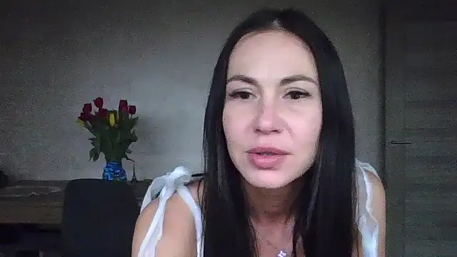 JulianaGold1 online show from March 5, 9:48 pm