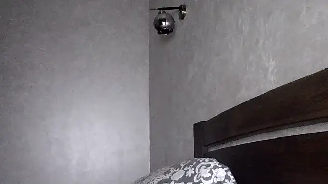 JulianaGold1 online show from November 18, 10:47 pm