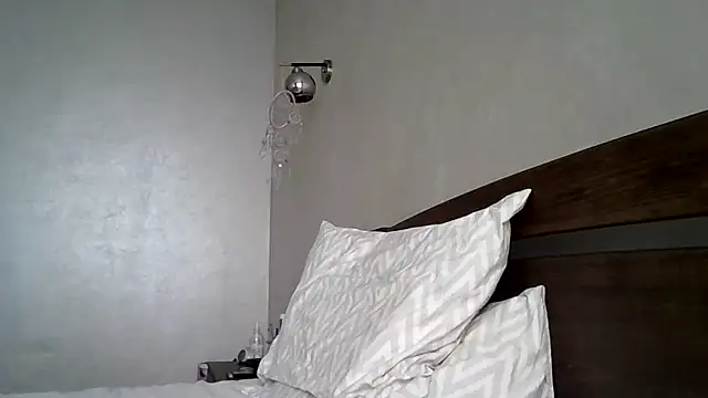 JulianaGold1 online show from February 18, 8:21 am