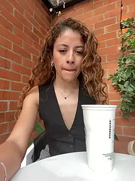 alana15 online show from June 5, 9:20 pm