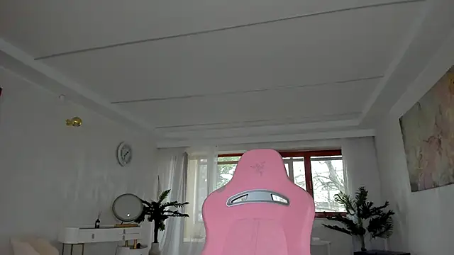 TiffanyHouston  online show from February 3, 6:45 am