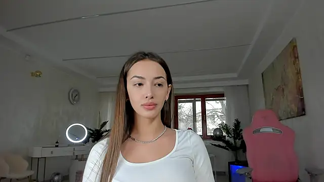 TiffanyHouston  online show from February 15, 7:38 am