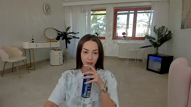 TiffanyHouston  online show from March 5, 7:16 am