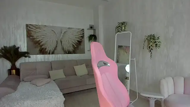 TiffanyHouston  online show from April 29, 5:11 am