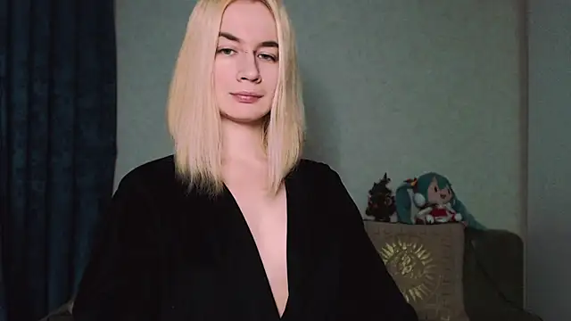 xxxcharismaaa online show from January 10, 5:05 am