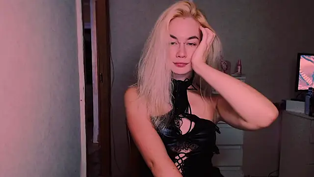 xxxcharismaaa online show from October 3, 7:33 pm