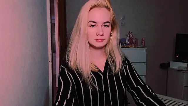 xxxcharismaaa online show from October 11, 8:24 am