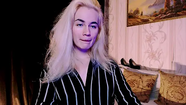 xxxcharismaaa online show from November 16, 8:03 pm