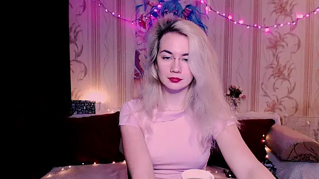 xxxcharismaaa online show from April 12, 5:40 pm