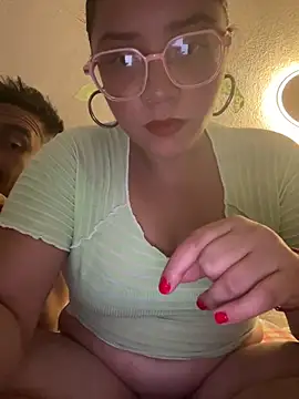 Snapshot of Vivi_Kvsh chatting on February 9, 9:52 pm Vivi Kvsh online show from February 9, 9:52 pm