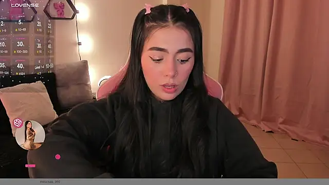 Snapshot of shantall_vidales_ chatting on February 8, 4:25 am shantall vidales online show from February 8, 4:25 am