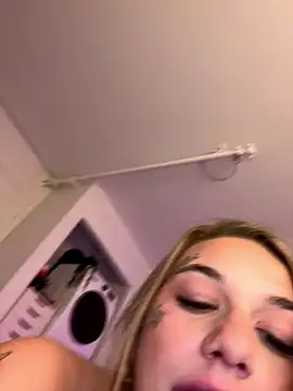 Snapshot of chloetease chatting on December 2, 12:30 am chloetease online show from December 2, 12:30 am