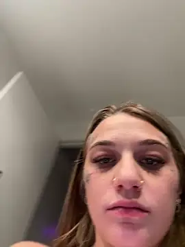 Snapshot of chloetease chatting on December 4, 11:13 pm chloetease online show from December 4, 11:13 pm