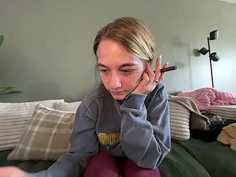 chloetease online show from February 28, 7:04 pm