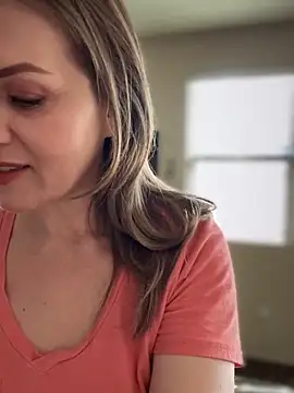 MaiseKnox online show from January 3, 6:46 pm