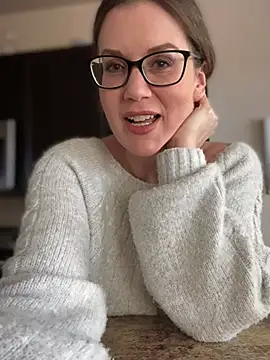 MaiseKnox online show from February 25, 8:19 pm