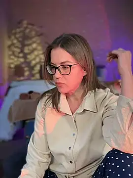 MaiseKnox online show from March 16, 7:49 pm